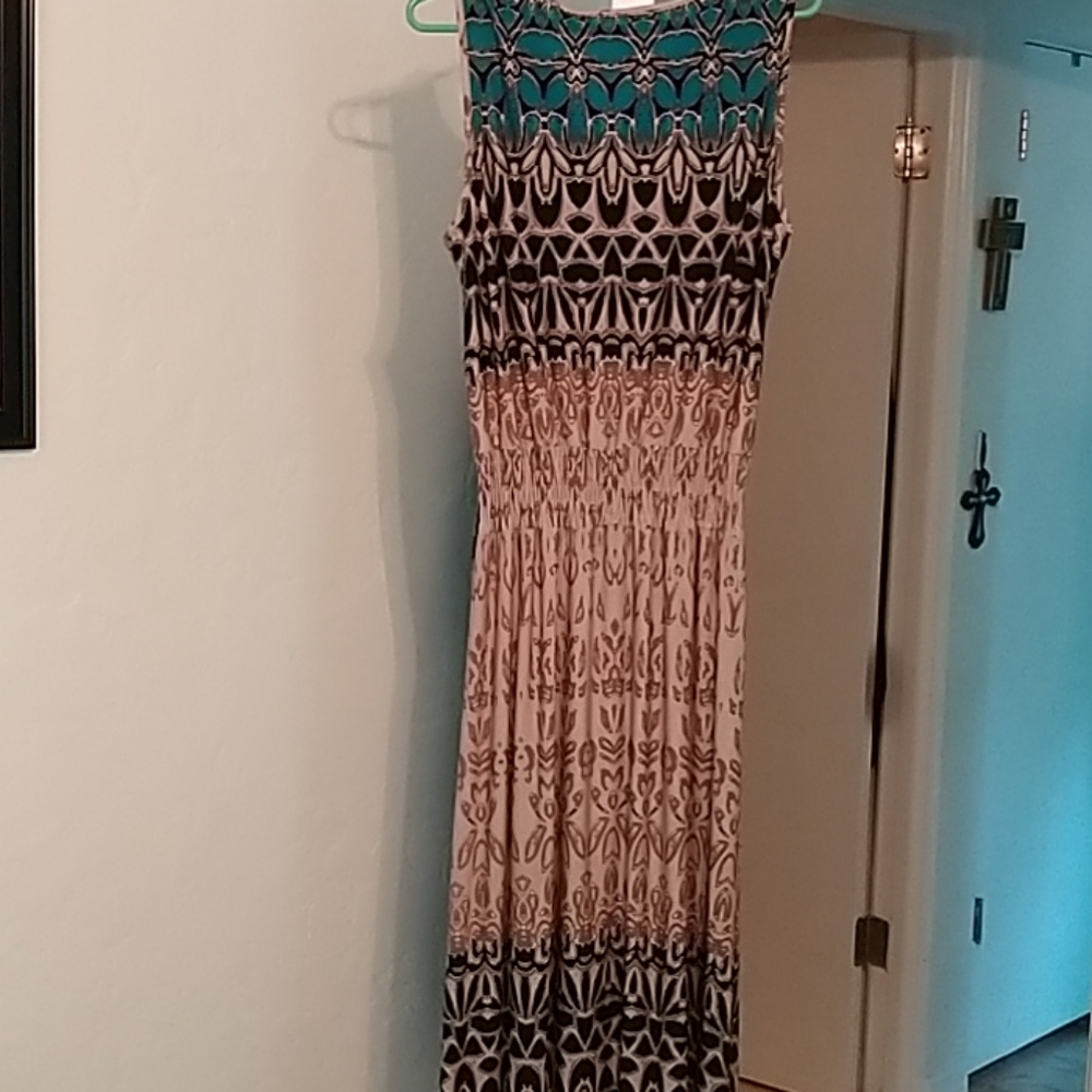 Dress - Picture 2 of 2